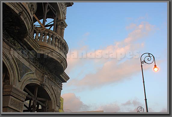 Havana Lampost