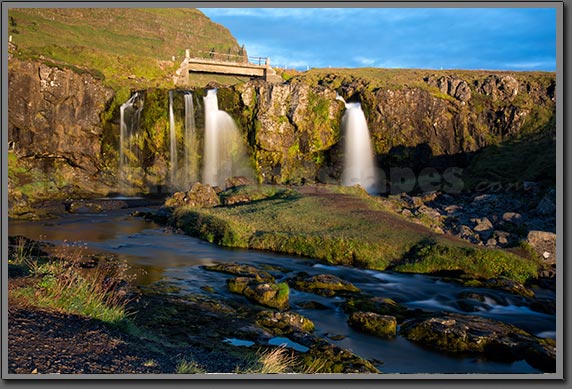  Kirkjufell bridge image